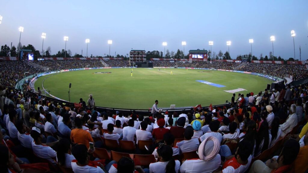 top 10 largest cricket stadium in the india