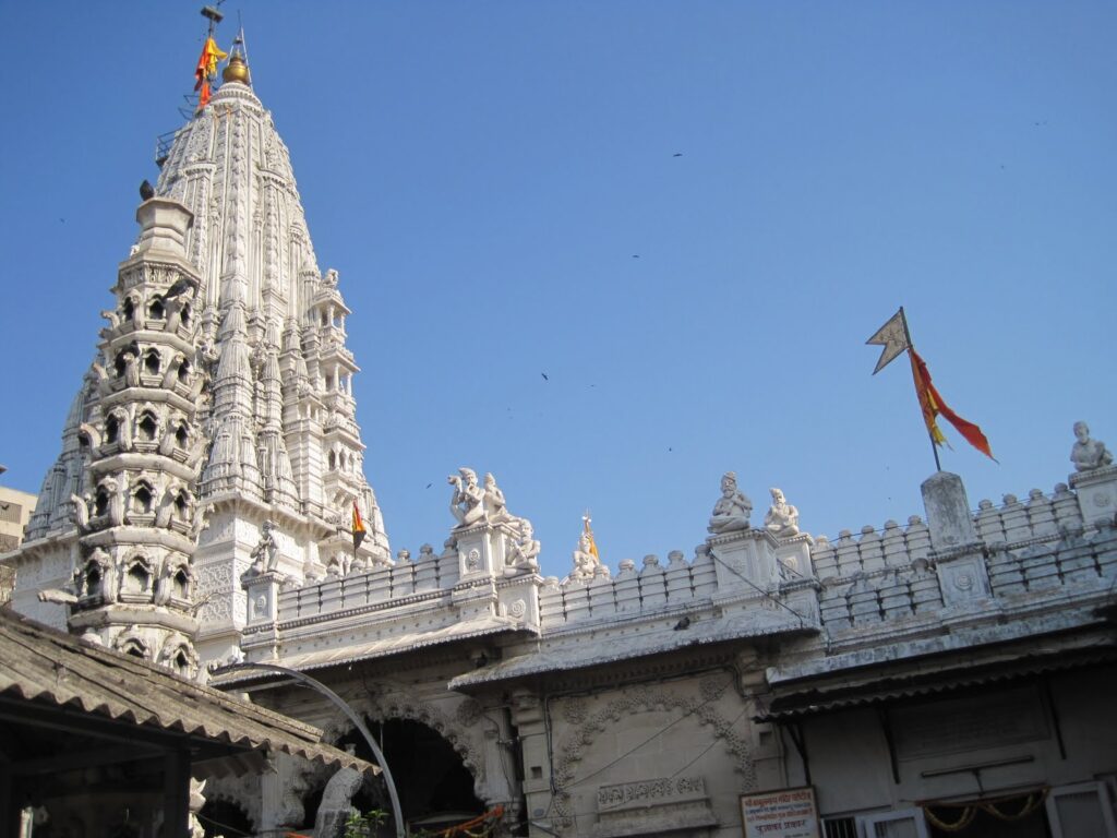 famous temples near mumbai